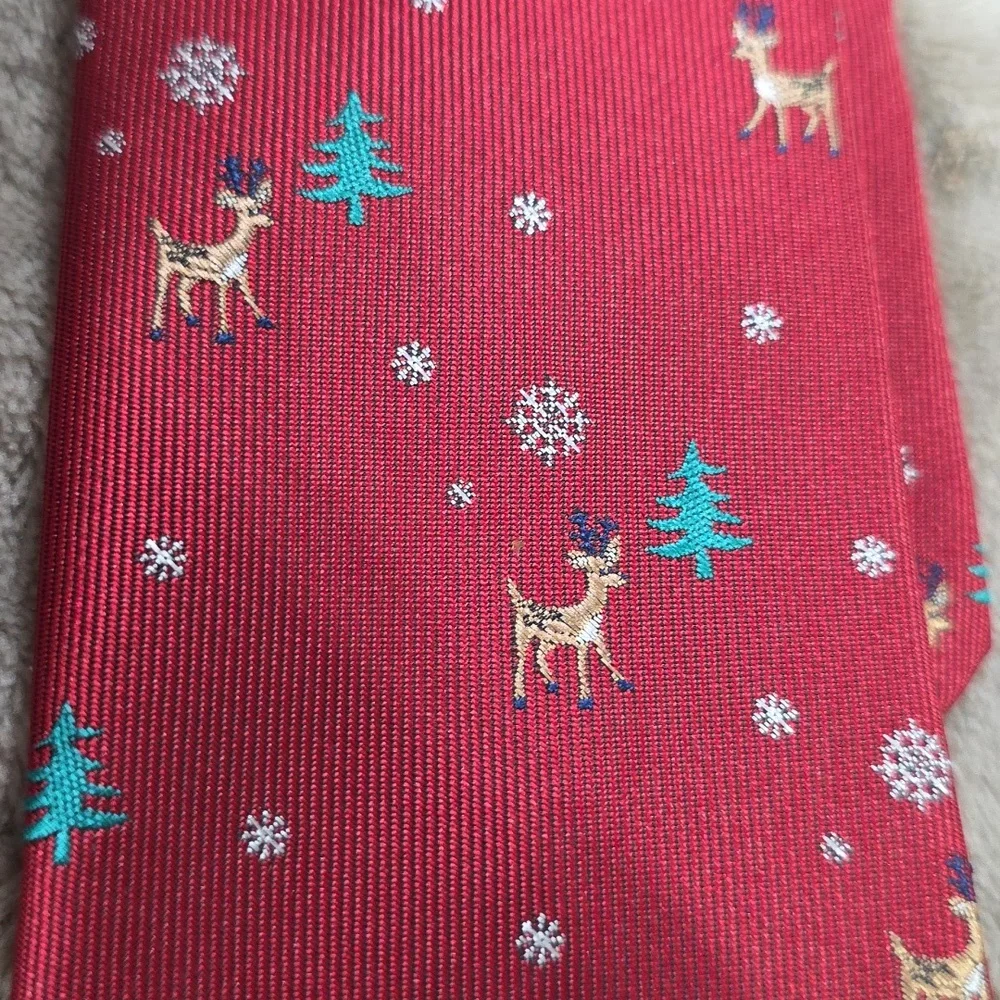 Bundle Of Boys Ties (3) Izod Christmas Zip/Unbranded Patterened Clip-ons EUC